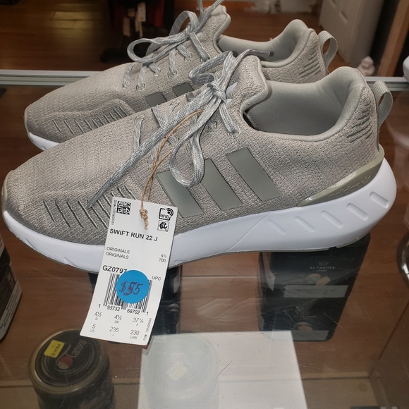 ADIDAS SWIFT RUN TAN SIZE 5 - Picture 3 of 5